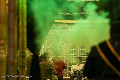 مراسم لاله گردانی شام شهادت حضرت شاهچراغ (ع) - شیراز