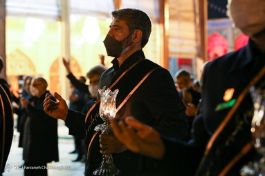 مراسم لاله گردانی شام شهادت حضرت شاهچراغ (ع) - شیراز