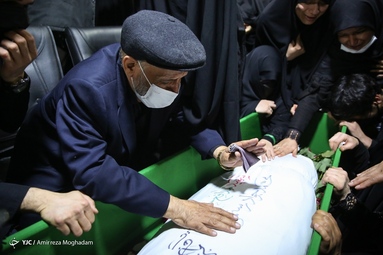وداع با پیکر شهید مدافع حرم «محمدجواد رستمی»