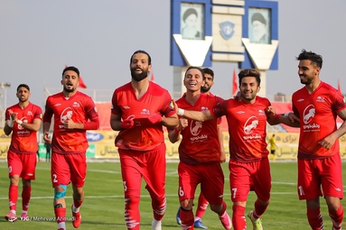 لیگ برتر فوتبال/ تراکتور ۲ - سپاهان ۲