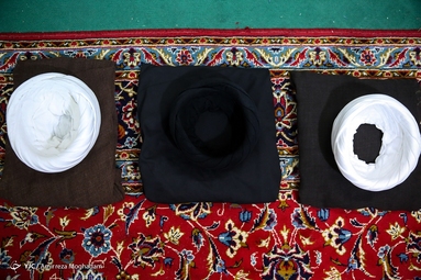 آیین عمامه گذاری طلاب در روز بعثت پیامبر(ص)