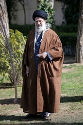 کاشت نهال توسط «مقام معظم رهبری»