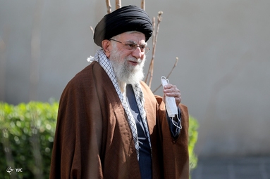 کاشت نهال توسط «مقام معظم رهبری»