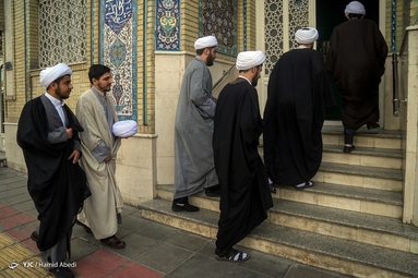 عمامه گذاری طلاب در قم