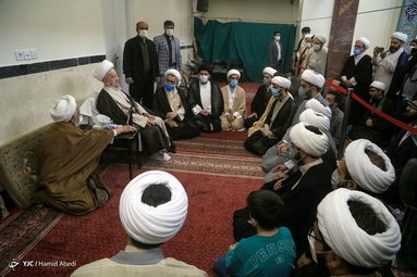 عمامه گذاری طلاب در قم