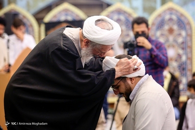 مراسم عمامه گذاری طلاب مدرسه علمیه امام خمینی ره