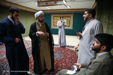 مراسم عمامه گذاری طلاب مدرسه علمیه امام خمینی ره