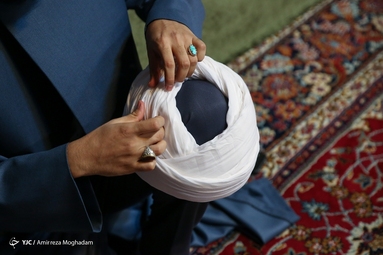 مراسم عمامه گذاری طلاب مدرسه علمیه امام خمینی ره