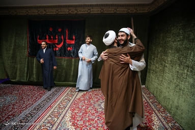 مراسم عمامه گذاری طلاب مدرسه علمیه امام خمینی ره