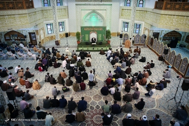مراسم عمامه گذاری طلاب مدرسه علمیه امام خمینی ره