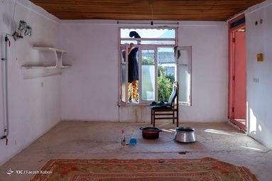 خانه تکانی روستایی در آستانه نوروز
