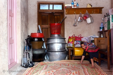 خانه تکانی روستایی در آستانه نوروز
