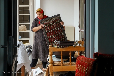 خانه تکانی روستایی در آستانه نوروز