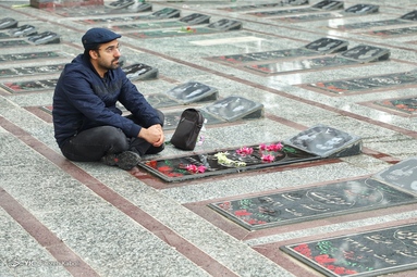 زیارت اهل قبور در پنجشنبه آخر سال ۱۴۰۰ - امامزاده عبدالله  گرگان