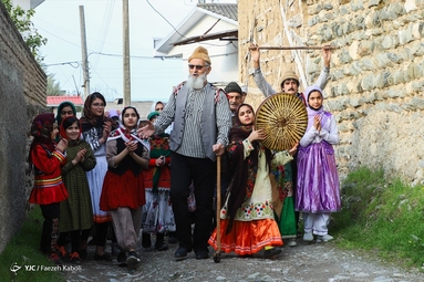آیین نوروزخوانی در روستا