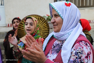 آیین نوروزخوانی در روستا