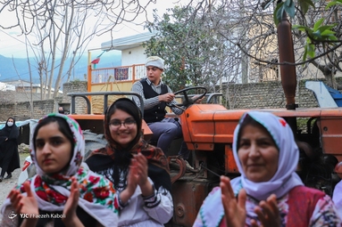 آیین نوروزخوانی در روستا