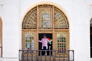 مسافران نوروزی در باغ شاهزاده - کرمان