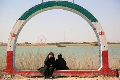 زائران راهیان نور در یادمان شهدای والفجر هشت - اروندخوزستان