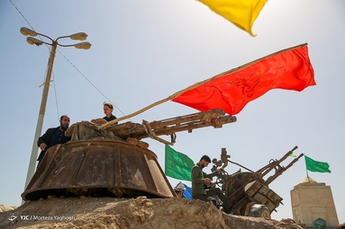 زائران راهیان نور در یادمان شهدای والفجر هشت - اروندخوزستان