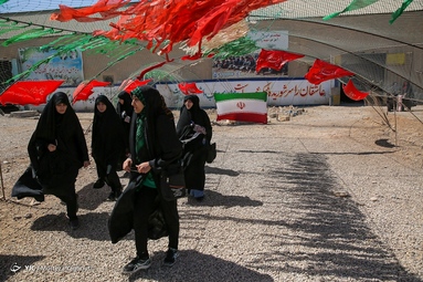 زائران راهیان نور در یادمان شهدای والفجر هشت - اروندخوزستان