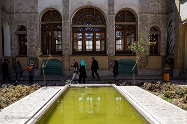 گردشگران نوروزی بنای تاریخی عمارت مسعودیه تهران