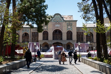 گردشگران نوروزی بنای تاریخی عمارت مسعودیه تهران