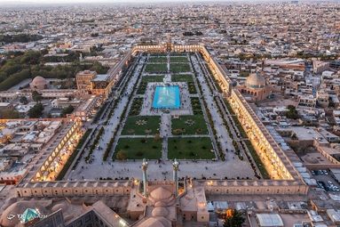 مهمانان نوروزی در نقش جهان - اصفهان