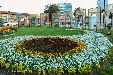نصب نمادهای نوروزی در شهر گرگان