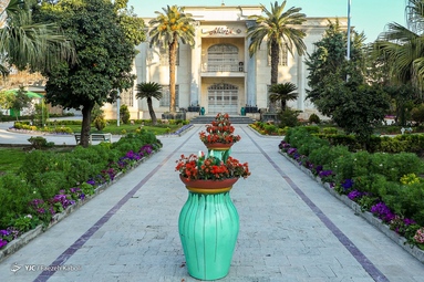 نصب نمادهای نوروزی در شهر گرگان