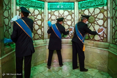 آیین غبارروبی مسجد جمکران در آستانه ماه مبارک رمضان