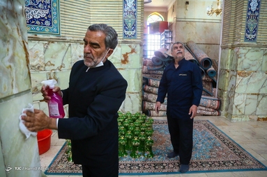 آیین غبارروبی مسجد جمکران در آستانه ماه مبارک رمضان