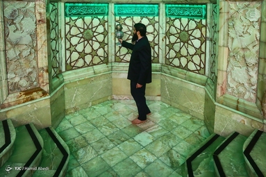 آیین غبارروبی مسجد جمکران در آستانه ماه مبارک رمضان