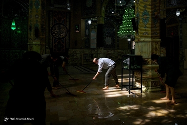 آیین غبارروبی مسجد جمکران در آستانه ماه مبارک رمضان
