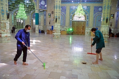 آیین غبارروبی مسجد جمکران در آستانه ماه مبارک رمضان