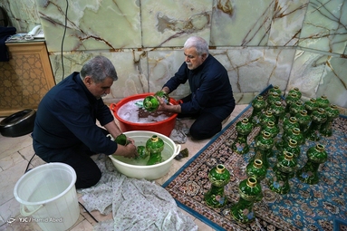 آیین غبارروبی مسجد جمکران در آستانه ماه مبارک رمضان