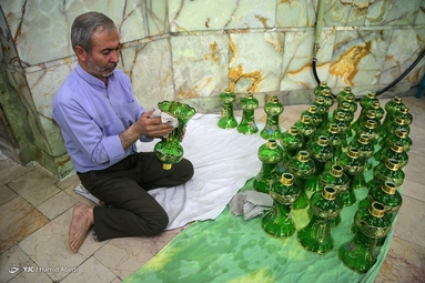 آیین غبارروبی مسجد جمکران در آستانه ماه مبارک رمضان