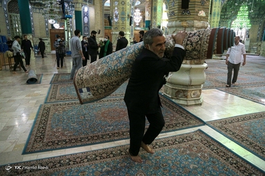 آیین غبارروبی مسجد جمکران در آستانه ماه مبارک رمضان