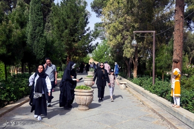 مسافران نوروزی در شهر تاریخی یزد