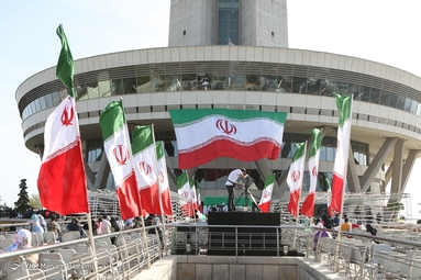 جشن روز جمهوری اسلامی ایران در برج میلاد