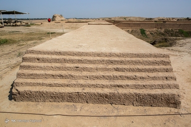 کاخ آپادانا و چغازنبیل