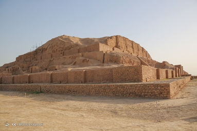 کاخ آپادانا و چغازنبیل