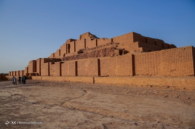 کاخ آپادانا و چغازنبیل
