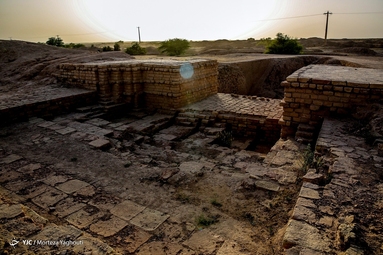 کاخ آپادانا و چغازنبیل