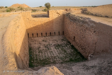 کاخ آپادانا و چغازنبیل