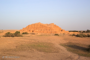 کاخ آپادانا و چغازنبیل