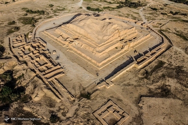کاخ آپادانا و چغازنبیل