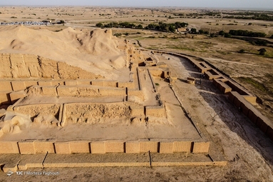 کاخ آپادانا و چغازنبیل