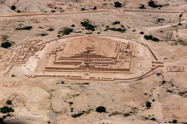 کاخ آپادانا و چغازنبیل