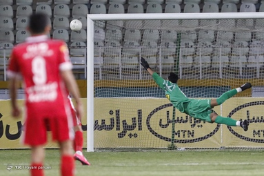 لیگ برتر فوتبال/ پرسپولیس ۰ - هوادار ۰